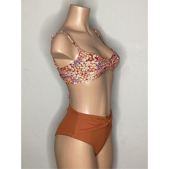 New. L*SPACE  floral bikini set. Small. Retails $198. - Picture 3 of 9